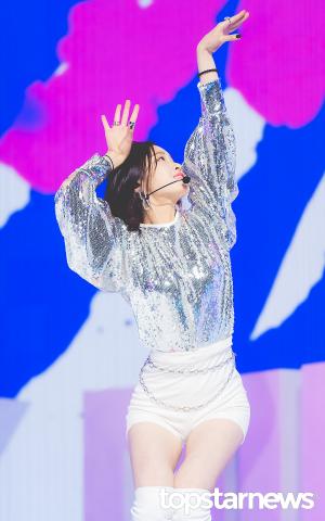 [HD포토] 있지(ITZY) 류진, ‘그림같은 안무’ (달라달라)