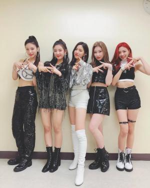 있지(ITZY) 예지-리아-류진-채령-유나, 우월한 단체 사진…“역시 걸그룹은 JYP”