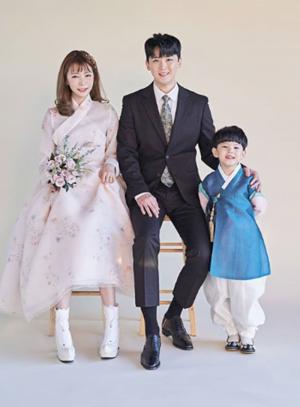 신소이♥최현준, 아들 윤우와 한복입고 찍은 가족사진 공개…“이제 넷되면 찍자”
