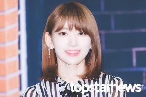 [UHD포토] 아이즈원(IZONE) 미야와키 사쿠라(みやわきさくら/宮脇咲良), ‘돈 안드는 안구복지’ (모두의 주방)