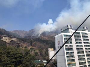 부산 사상구 승학산, 또다시 화재 발생…이달에만 화재-낙석사고-화재 이어져