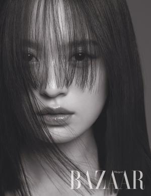 모델 박경민, 눈빛으로 압도하는 존재감 과시…‘우아함+섹시함’