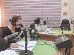 아나운서 박소현-기상캐스터 김지효, 사랑하면 닮는다더니…‘웃는 모습도 판박이’