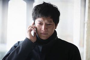 영화 ‘골든슬럼버’, 강동원 주연의 동명 일본 소설 원작…개연성 떨어지는 연출로 비판받아