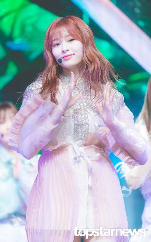 [HD포토] 아이즈원(IZ*ONE) 김민주, ‘미모 자신감’ (비올레타)