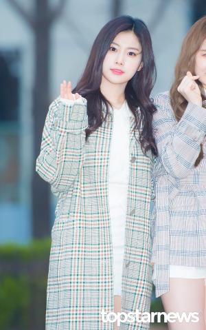 [HD포토] 아이즈원(IZ*ONE) 강혜원, ‘설레는 눈맞춤’ (뮤직뱅크)