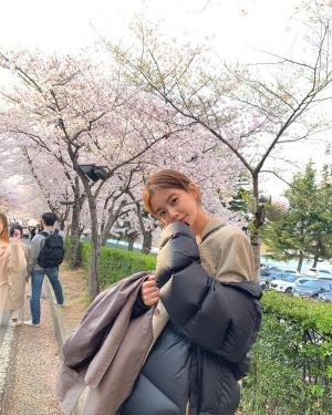 ‘비포 썸 라이즈’ ‘김성용♥’ 조미영, 벚꽃보다 아름다운 미모 드러내…‘누가 꽃이야’
