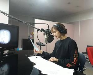 ‘라이머♥’ 안현모, 카리스마 발산하는 녹음 현장 공개…‘시크한 분위기 자아내’