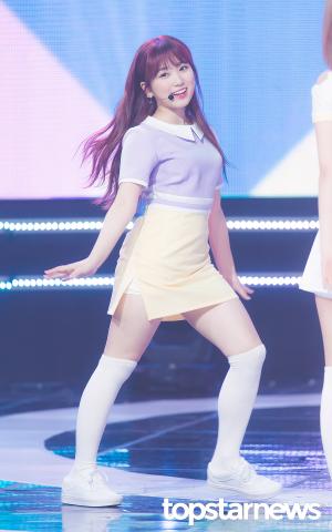 [HD포토] 아이즈원(IZ*ONE) 야부키 나코, ‘깜찍한 무대’ (쇼챔피언)