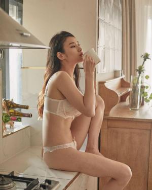 ‘맥심 모델’ 김우현, 커피 광고 연상케하는 화보 눈길...“커피 모델 호양이”