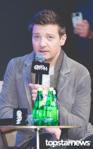 [HD포토] 제레미 레너(Jeremy Renner), ‘한국에 오면 역시 소주죠’ (어벤져스: 엔드게임 아시아 프레스 컨퍼런스)