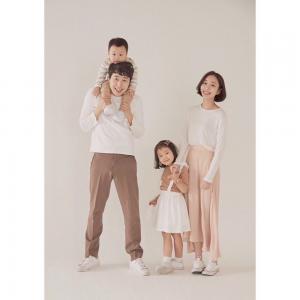 ‘장범준♥송승아’, 단란한 가족 사진 공개…‘사랑스러움이 듬뿍’