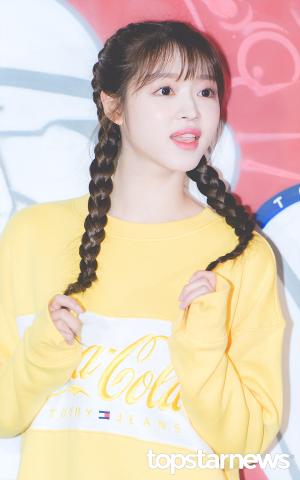 [HD포토] 오마이걸(OH MY GIRL) 유아, ‘깜찍한 혀빼꼼’