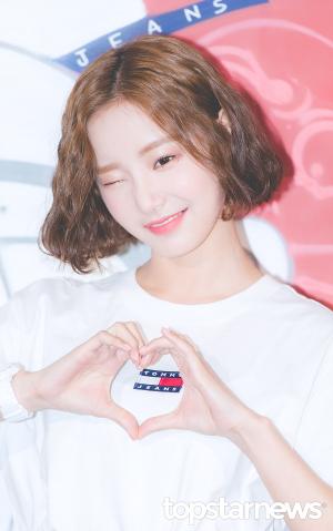 [HD포토] 모모랜드(MOMOLAND) 연우, ‘심쿵하게 만드는 윙크’