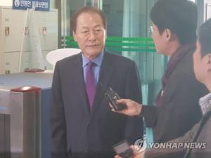 &apos;이권개입·뇌물수수&apos; 혐의 김영석 전 영천시장 징역 5년…법정구속