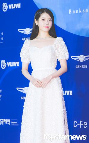 [HD포토] 아이유(IU/이지은), ‘인기상 받은 인기스타 이지은’ (백상예술대상)