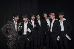 [이슈종합] 방탄소년단(BTS)의 새역사, ‘빌보드 뮤직 어워드’ 2개 부문 수상…성공비결은 ‘아미(ARMY)’ 사랑