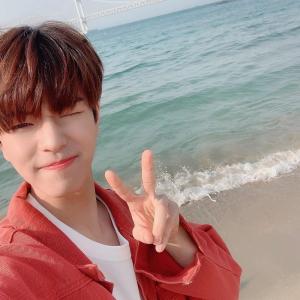 스트레이키즈(Stray Kids) 승민, 부산 광안리 해수욕장에서 한 컷…“일기장 다시 시작”