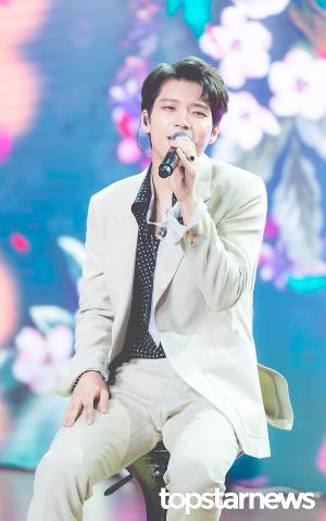 [HD포토] 인피니트(INFINITE) 남우현, ‘팬들 바라보는 눈빛’ (Hold On Me)