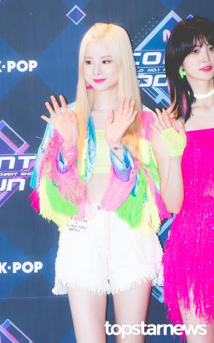 [HD포토] 이엑스아이디(EXID) 솔지, ‘러블리 손인사’ (엠카운트다운)