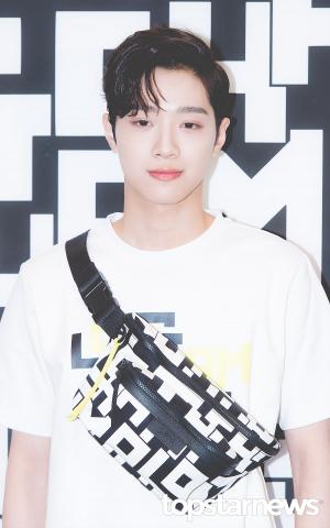 [HD포토] 라이관린, ‘시크한 미소’