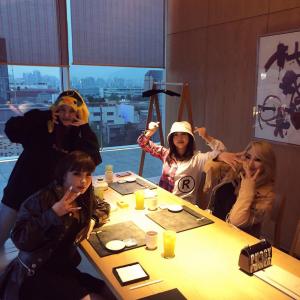 투애니원(2NE1) 씨엘(CL), 공민지-산다라박-박봄과 함께한 사진 공개...“싸이도 축하한 데뷔 10주년”