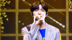 [4K직캠] 김재환(Kim Jae Hwan), 타이틀곡 ‘안녕하세요’ 무대(190520)