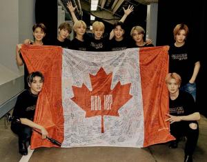 엔시티 127(NCT 127), 캐나다 콘서트 마치고 한 컷…“Thank you CANADA”