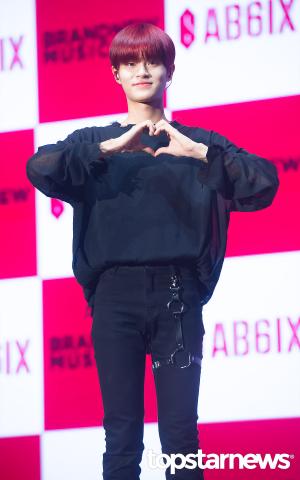 [HD포토] 에이비식스(AB6IX) 이대휘, ‘요정의 하트’ (BREATHE)