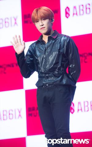 [HD포토] 에이비식스(AB6IX) 박우진, ‘심쿵 아이컨택’ (BREATHE)