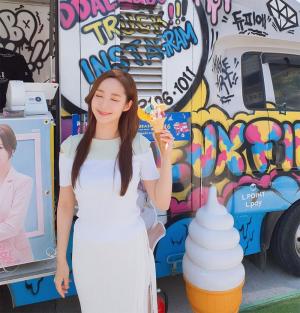 ‘그녀의 사생활’ 박민영, 유재석에게 받은 아이스크림차 인증샷…‘김재욱과 나이 차이 궁금해지는 미모’