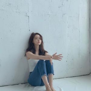 소녀시대(SNSD) 윤아, 흰티+청바지로 완성한 청순美…‘스페셜 앨범 발매 앞둬’