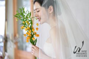 추자현, 드라마 ‘아름다운 세상’ 종영(마지막 회) 이후 우효광과의 웨딩화보 공개…‘나이 잊은 미모’