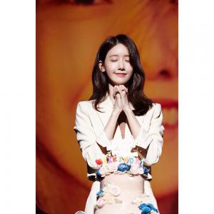 윤아, 팬들과 함께한 생일 파티 당시 사진 공개…“YOONA BIRTHDAY PARTY”