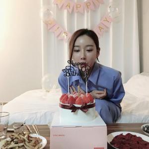 김상혁과 결혼 송다예, 친구들과 미리 생일 파티…‘직업 및 전남편 눈길’