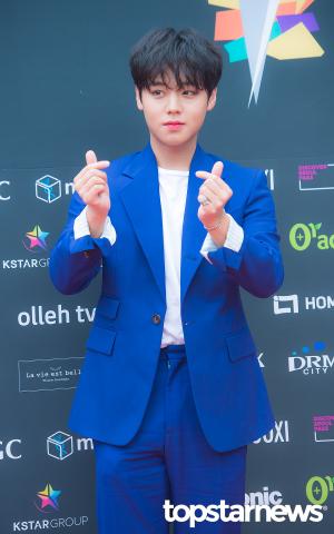 [HD포토] 박지훈, ‘하트 뿅뿅’ (2019아시아모델어워즈)