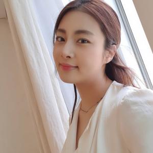 강소라, 감탄을 부르는 이목구비…‘이젠 셀카도 잘 찍어’