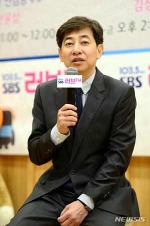 &apos;지하철여성몰카&apos; 김성준 전 SBS앵커, 포렌식 의뢰…삭제 정보 파악해 여죄 여부 확인