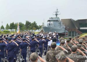 [이슈] 해군 2함대 거동수상자 침입에 軍 발칵…삼척항 귀순 이어 안보문제 제기돼