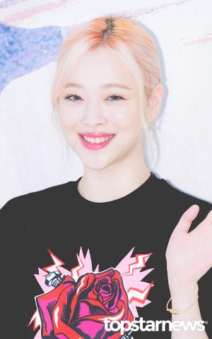 [HD포토] 설리(SULLI), ‘인간 어피치의 꽃미소’ (프라다)