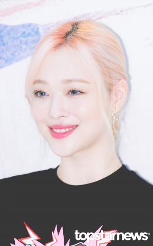 [HD포토] 설리(SULLI), ‘화장품 모델의 피부’ (프라다)