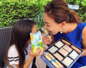 야노시호, 딸 추사랑과 함께한 근황 공개 ‘일본 과자와 함께 밝은 미소’