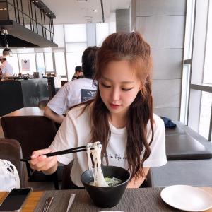 ‘호구의 연애’ 김가영 기상캐스터, 사랑스러운 일상 속 모습…‘오물오물 귀여운 먹방’