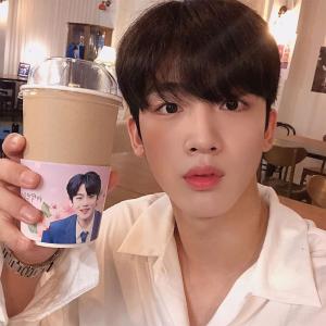 위엔터테인먼트 김요한, ‘프로듀스X101’ 연습생→엑스원(X1) 데뷔…“과분한 사랑과 관심에 감사”