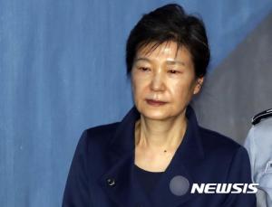 박근혜, 오늘 국정원 특활비 항소심에서 징역 5년 선고…총 형량 32년, 특활비는 "뇌물 아닌 횡령"