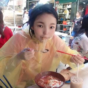 박진주, 국수 먹방이 이렇게 귀여워? 똘똘한 눈방울의 ‘인형 미모’ 
