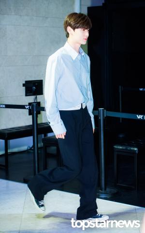 [HD포토] 뉴이스트(NU’EST) 민현, ‘수줍은 발걸음’ (사자VIP시사회)