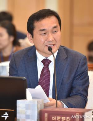 法, 의원직 상실 실형 선고…자유한국당 엄용수 "형이 너무 무겁다" 항소 기각