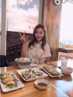 &apos;연애의 맛 시즌2&apos; 김보미, 보고 커플 데이트 장소서 찰칵?…&apos;고주원과 11살 차이 이기는 미모&apos;