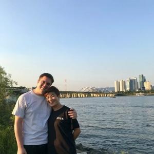 개그우먼 김혜선, 독일인 남편과 결혼 이후 행복한 근황 "한강 데이트"